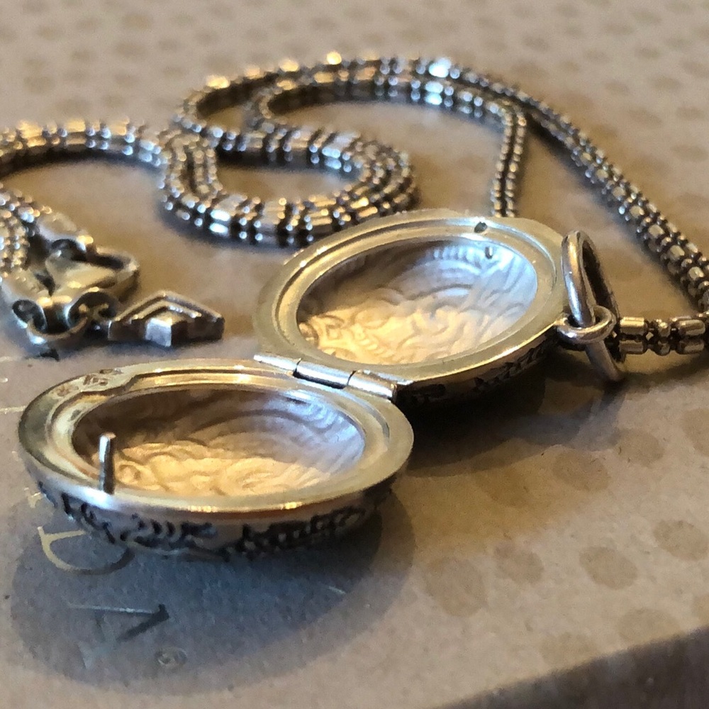 Vintage Silpada Etched Sterling Dragon Locket Necklace - Picture 8 of 16